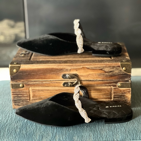 Birdies The Swan Slides in Caviar Velvet Gem Bracelet - Picture 3 of 9